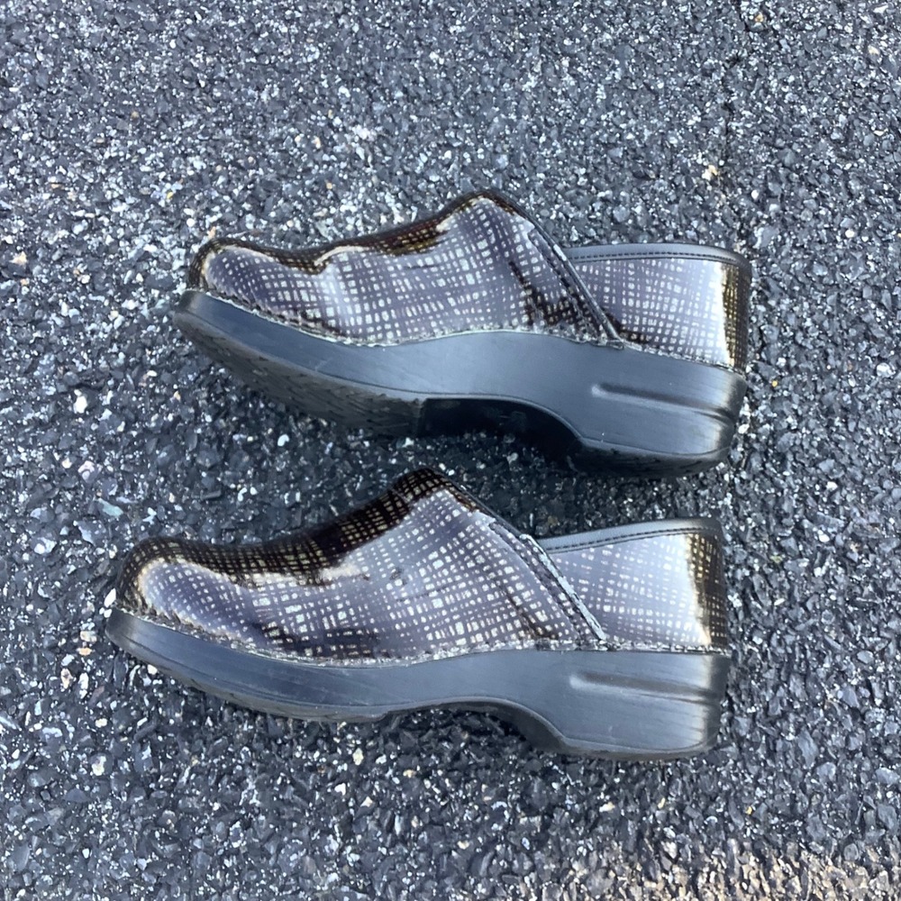Dansko Professional Wide Clogs Bronze Grid Patent Leather Nursing Shoes EU 38 - Picture 15 of 16